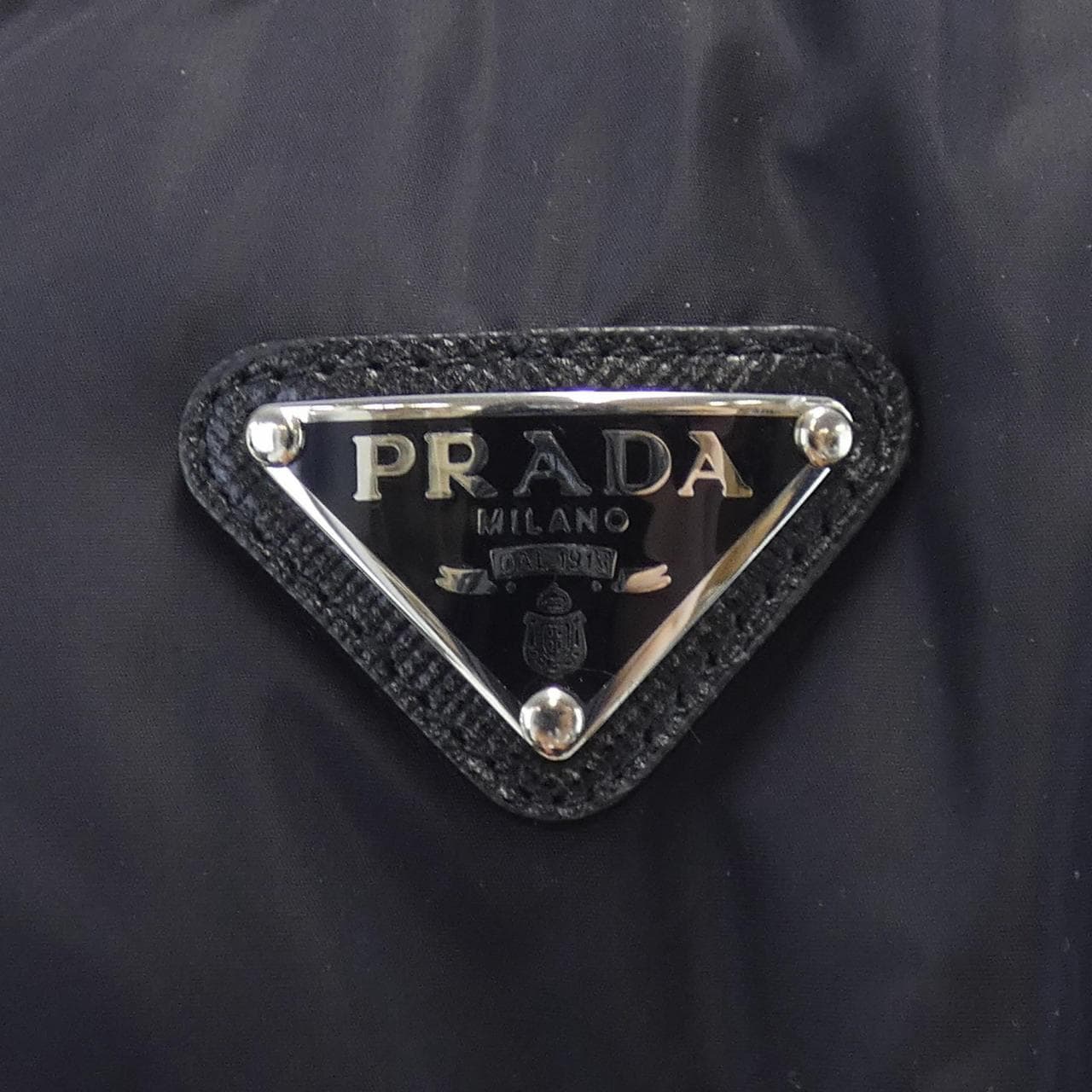 普拉达PRADA羽绒服