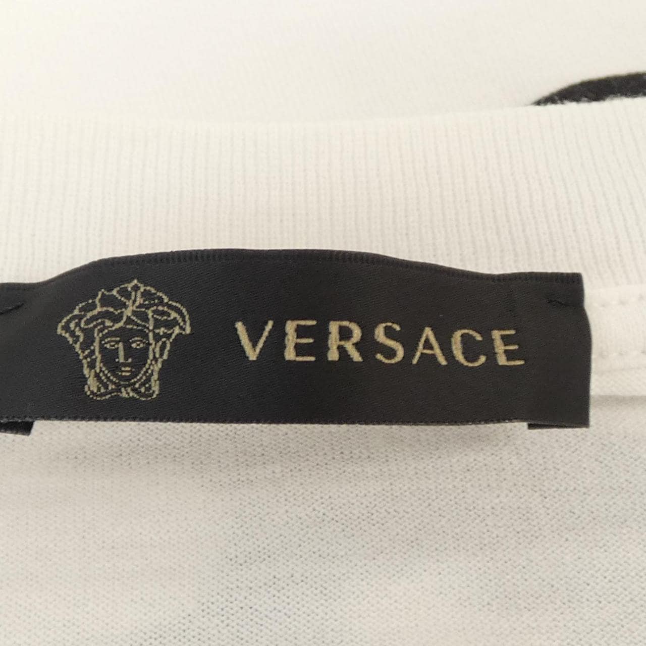 ヴェルサーチェ VERSACE A83577 A224589 Tシャツ