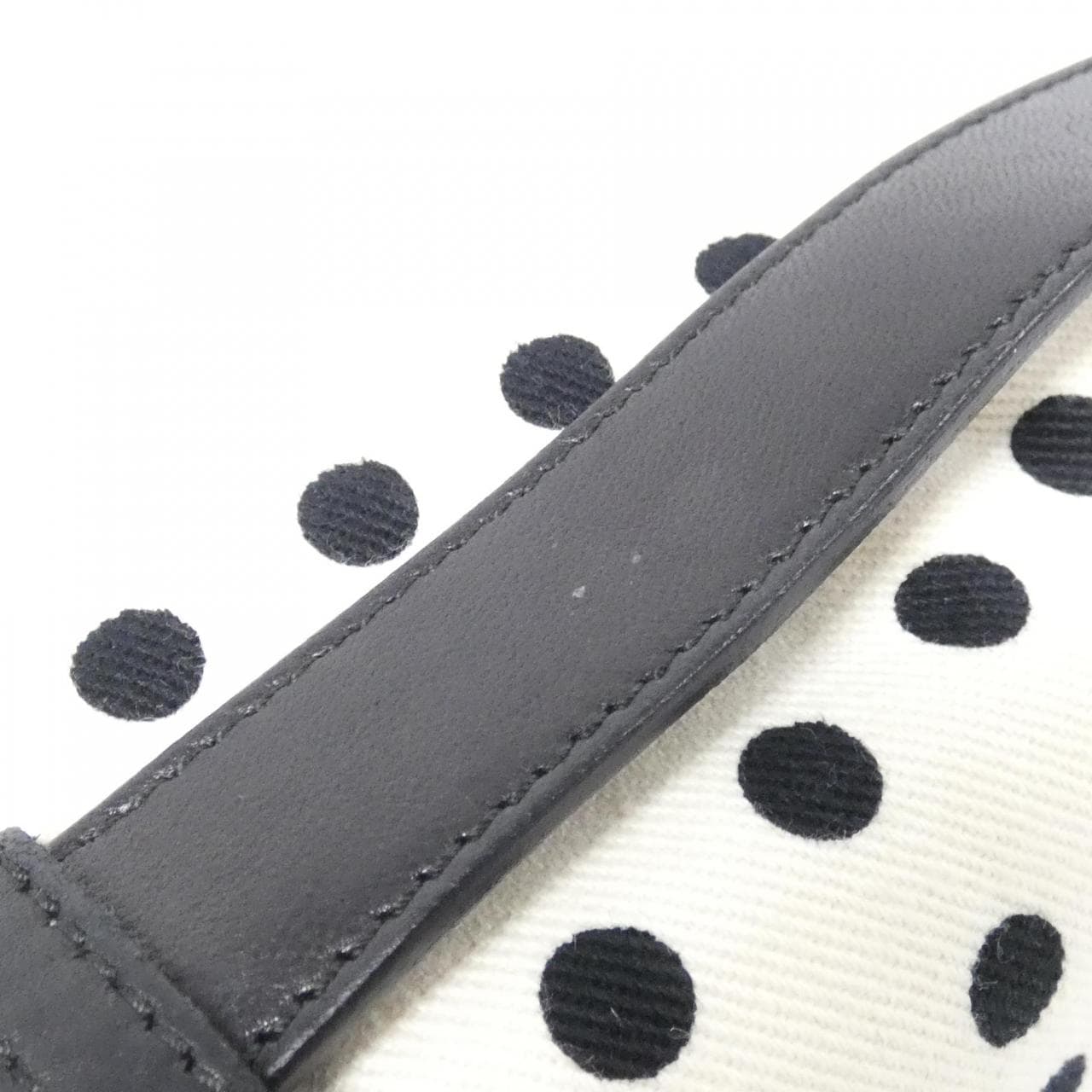 イヴサンローラン 135202 FB11N ショルダーバッグ