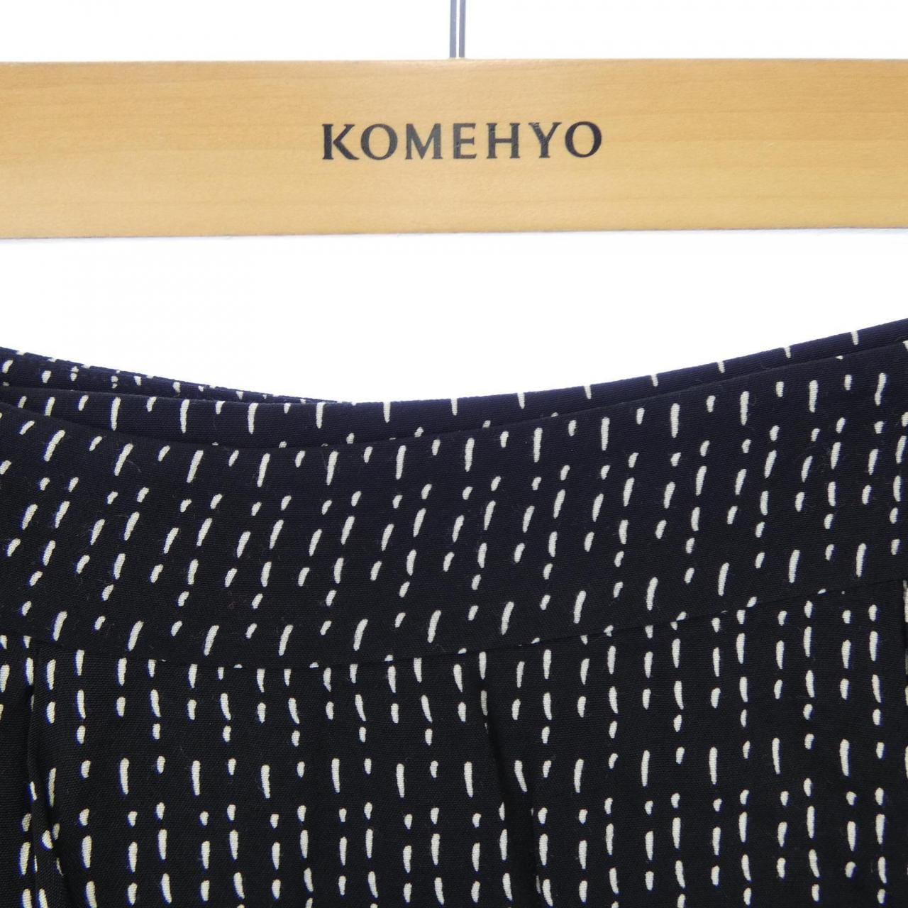 エンポリオアルマーニ EMPORIO ARMANI スカート