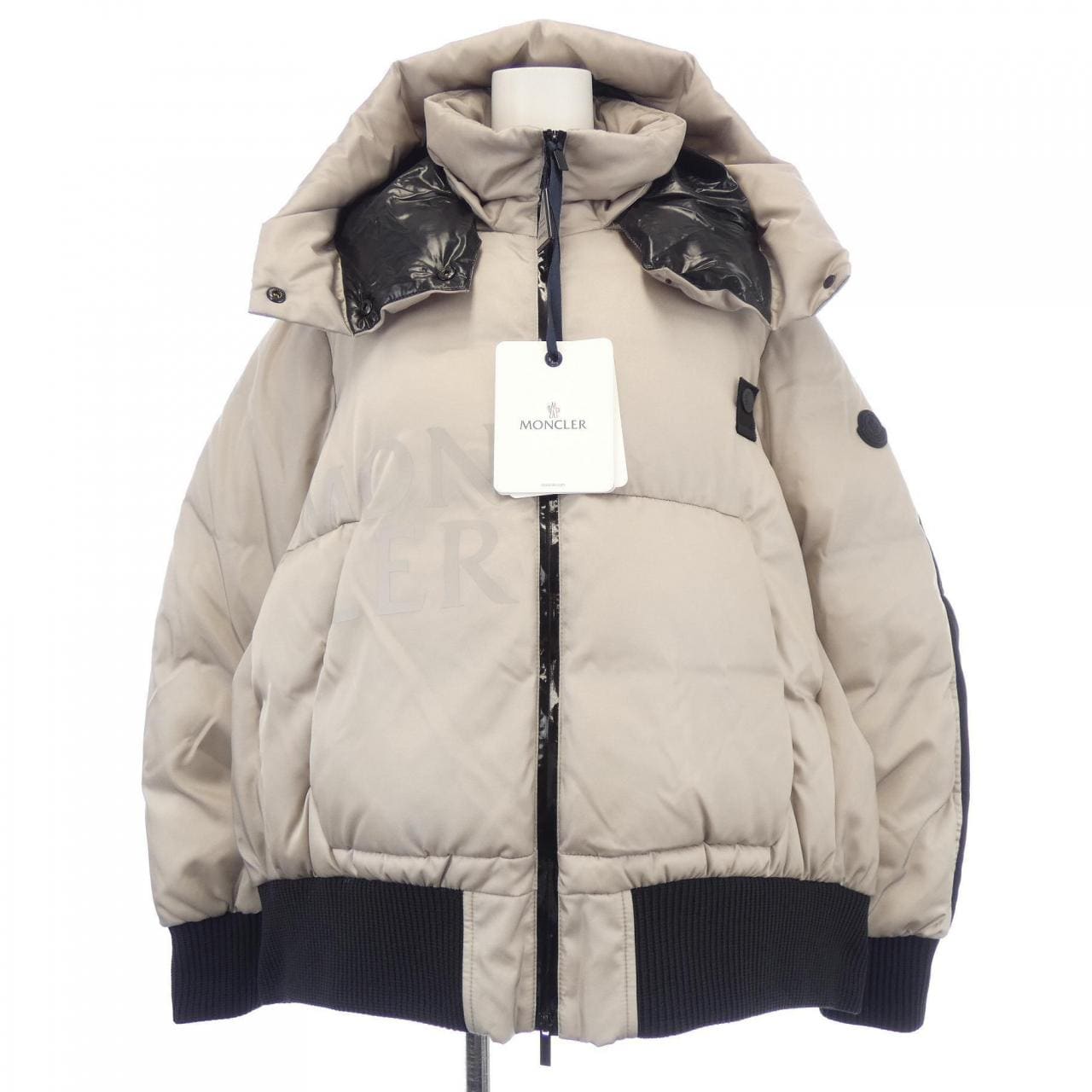 モンクレール MONCLER ダウンジャケット