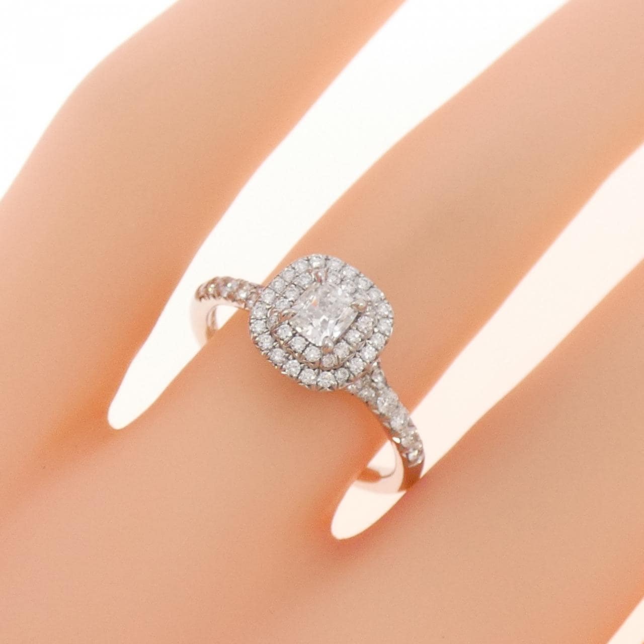 ティファニー ソレスト リング 0.26CT
