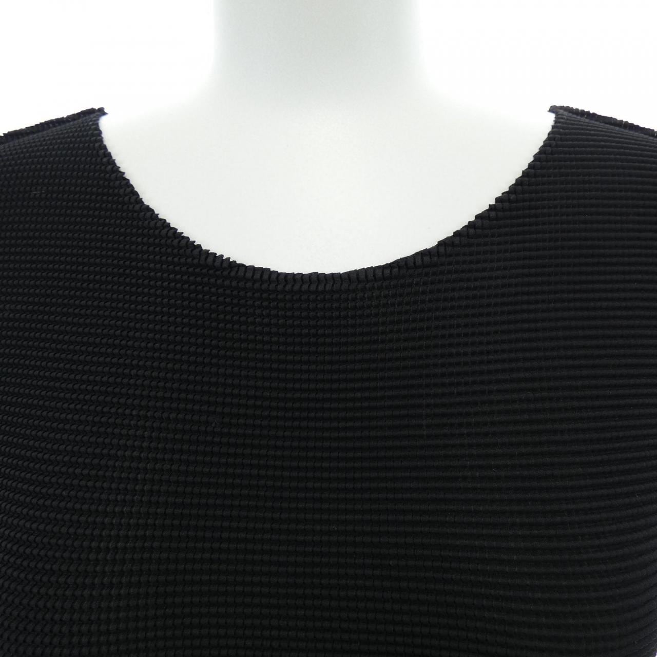 ミーイッセイミヤケ me ISSEY MIYAKE MI11FK426 トップス