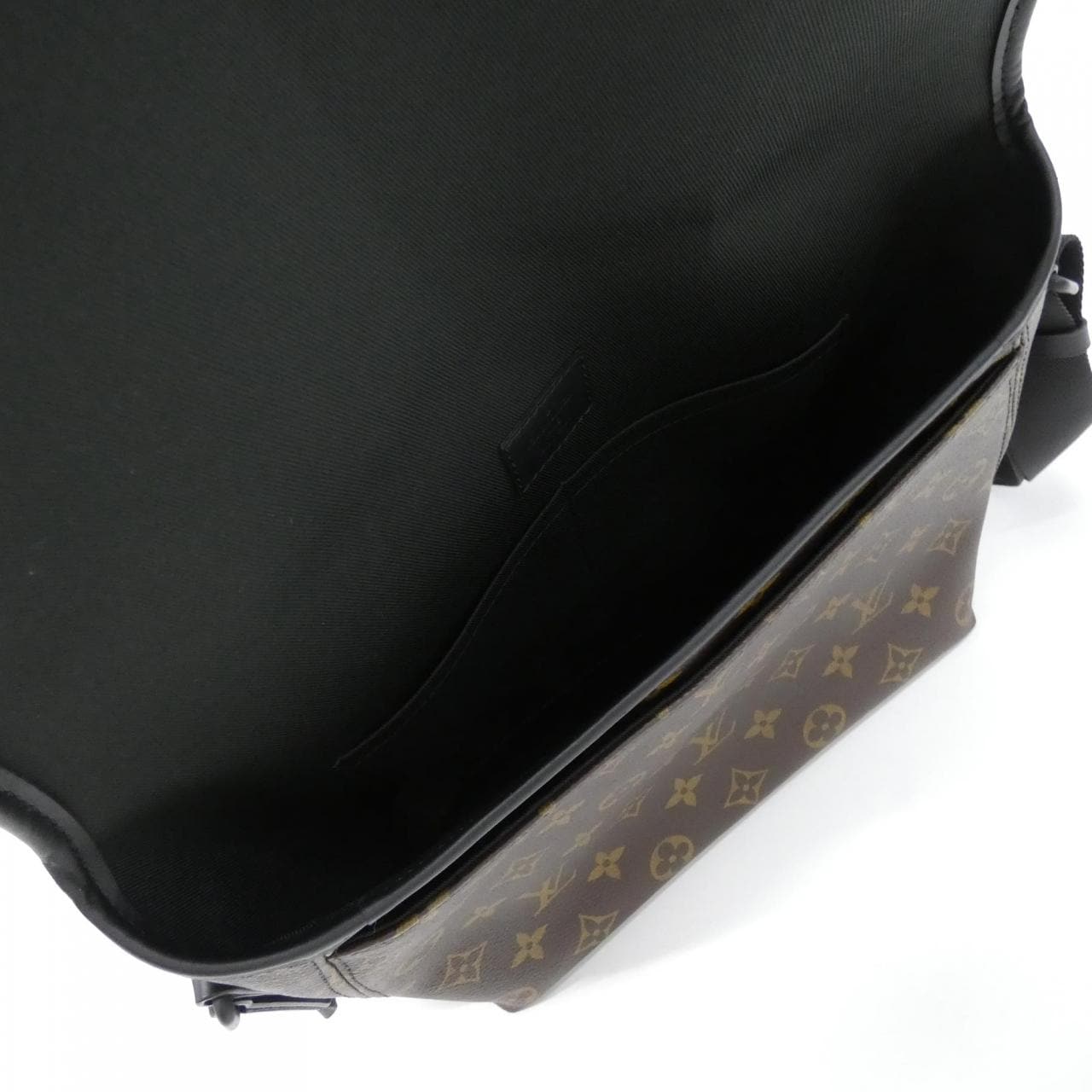 ルイヴィトン モノグラム マカサー マグネティック メッセンジャー M45557 ショルダーバッグ