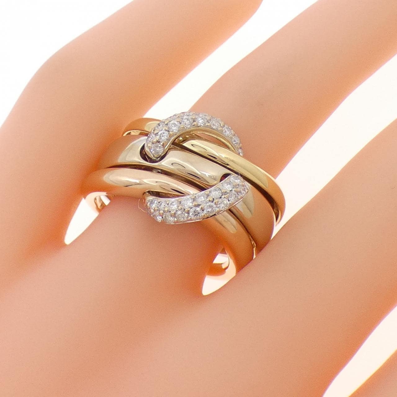 K18 三色钻石戒指，0.41克拉