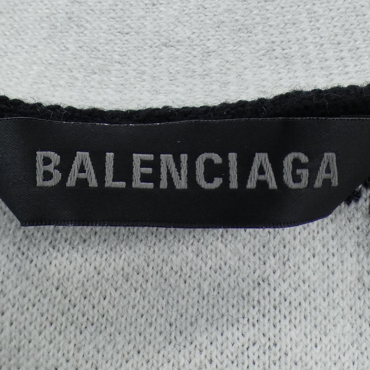 バレンシアガ BALENCIAGA 724852 T1665 カーディガン
