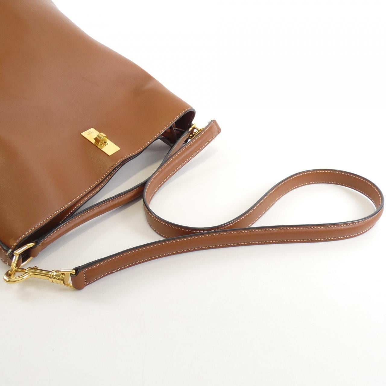 セリーヌ バケット 16 195573CR4 バッグ