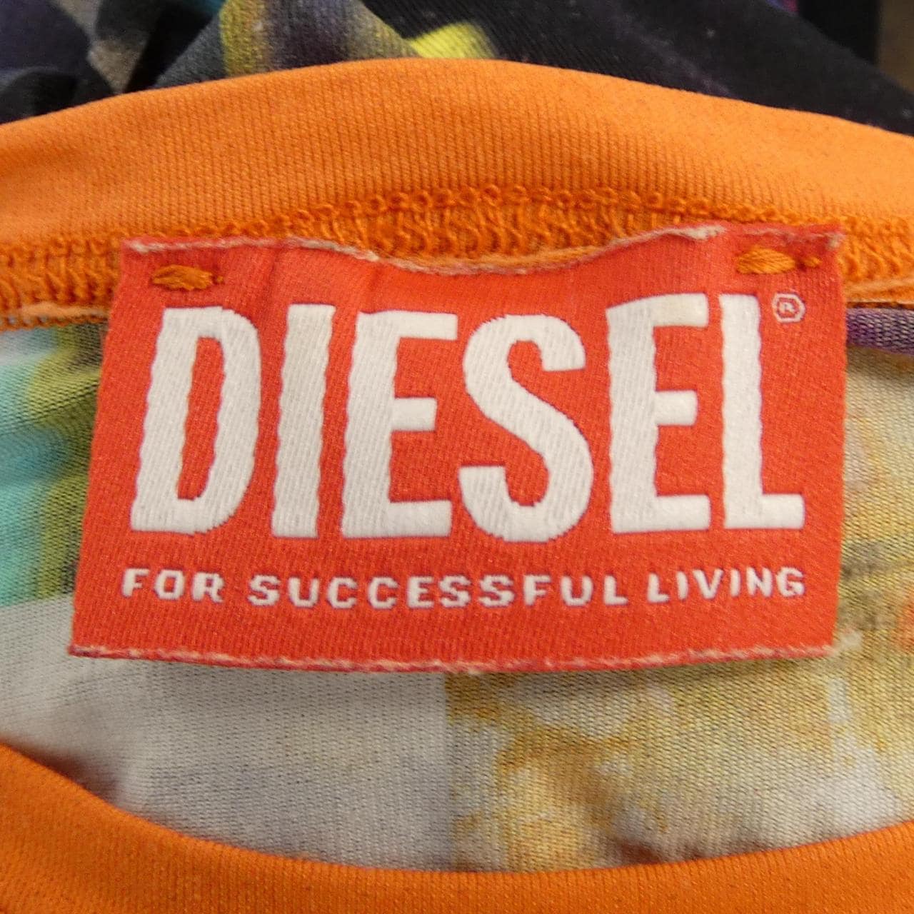 ディーゼル DIESEL A16517 Tシャツ
