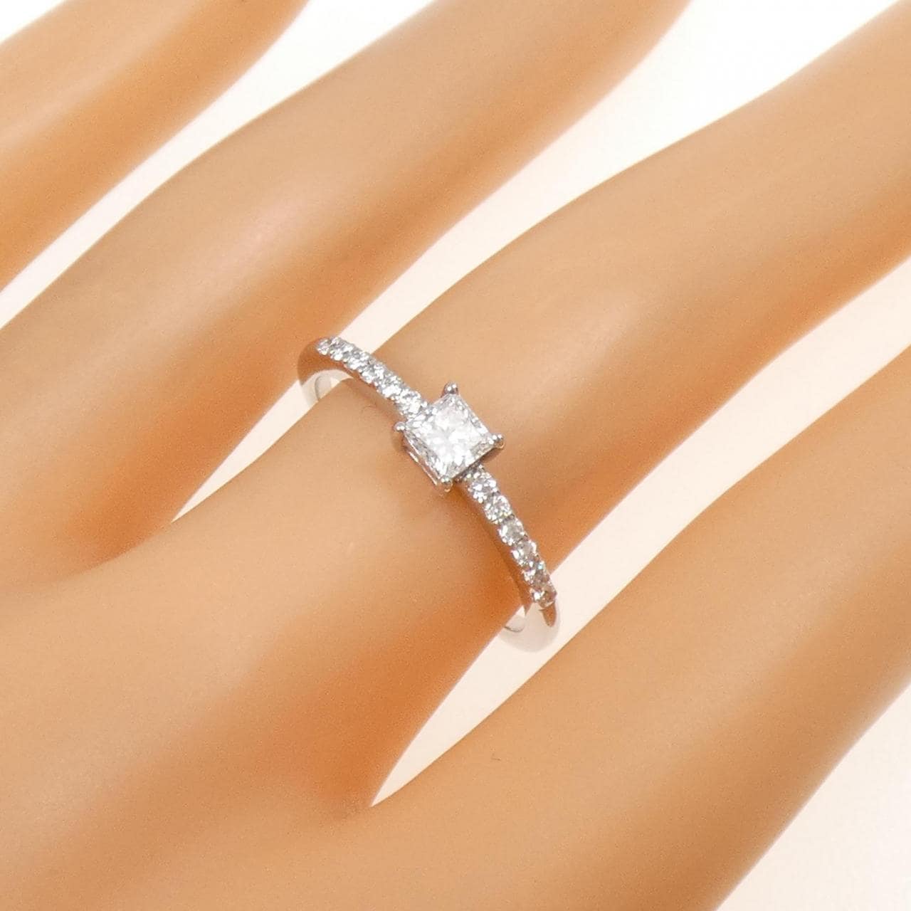 PT950 ダイヤモンド リング 0.30CT D VS2 ファンシーカット