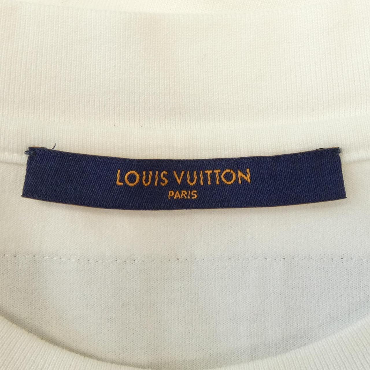 ルイヴィトン LOUIS VUITTON エンボスLVコットンTシャツ HNY55WDT3 Tシャツ