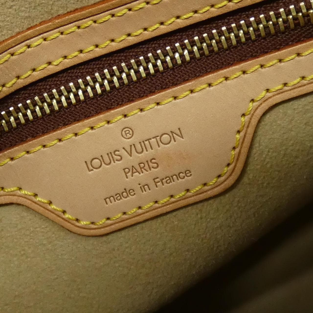 LOUIS VUITTON Monogram Loop 中 M51146 單肩包