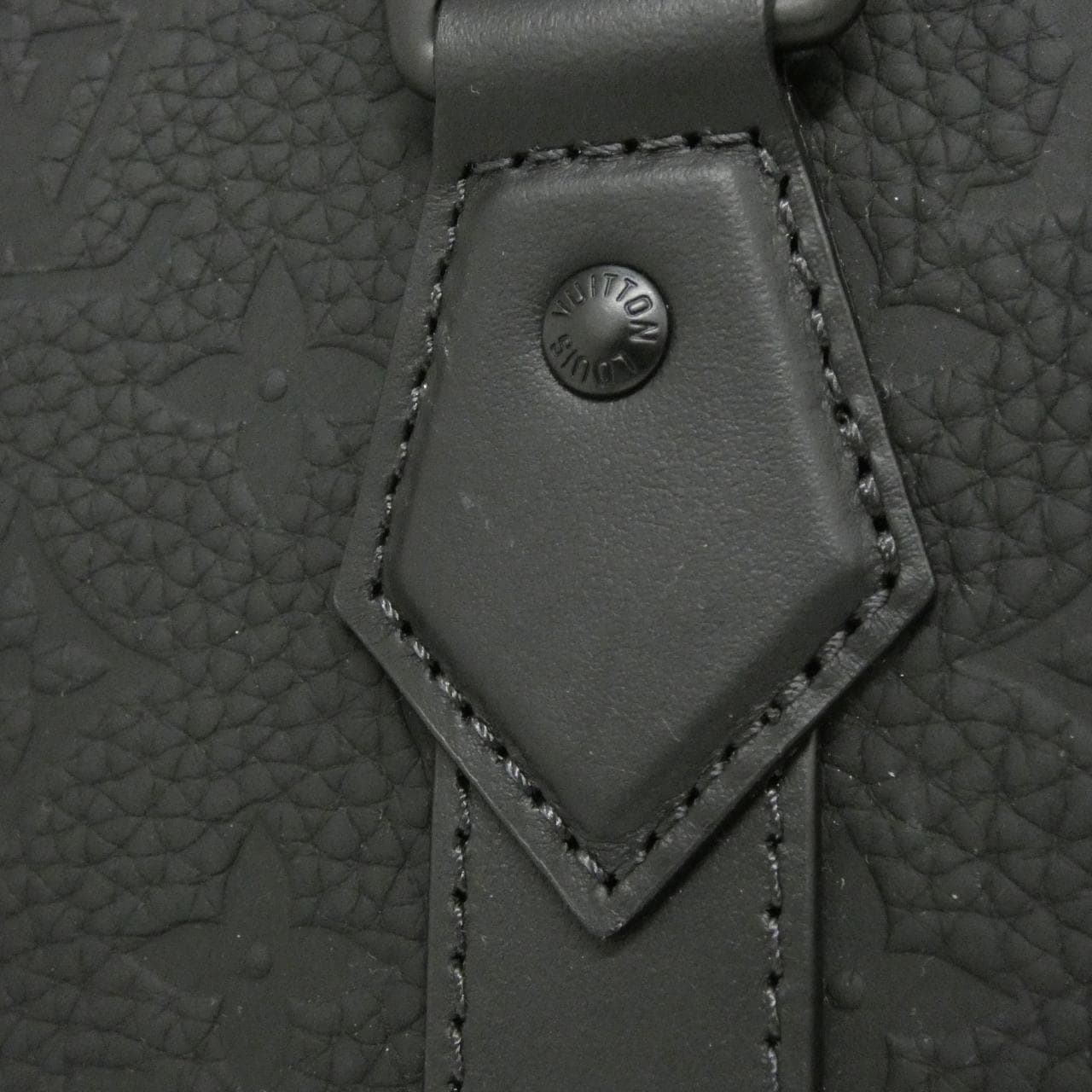 ルイヴィトン トリヨン モノグラム サック プラ クロス M21884 バッグ