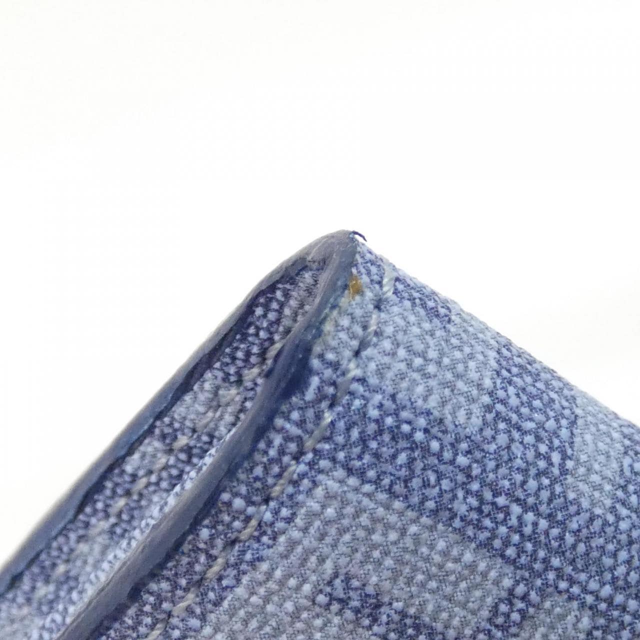 フェンディ 8M0021 YG1 財布