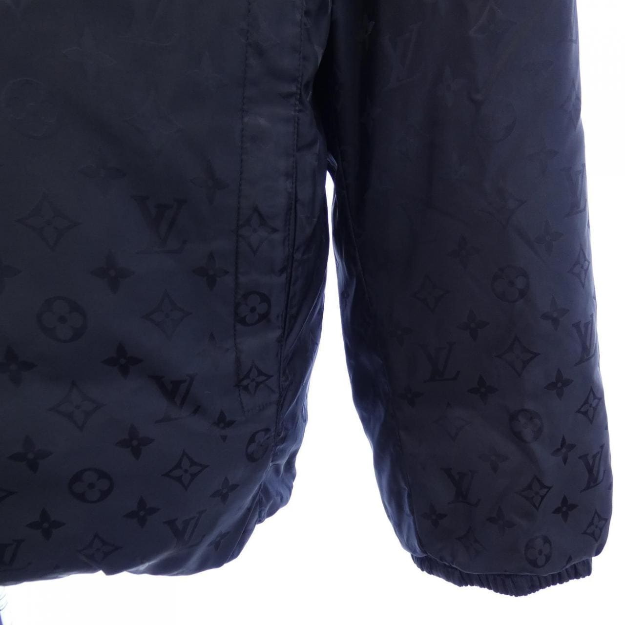 ルイヴィトン LOUIS VUITTON HFB47WGHK ダウンジャケット