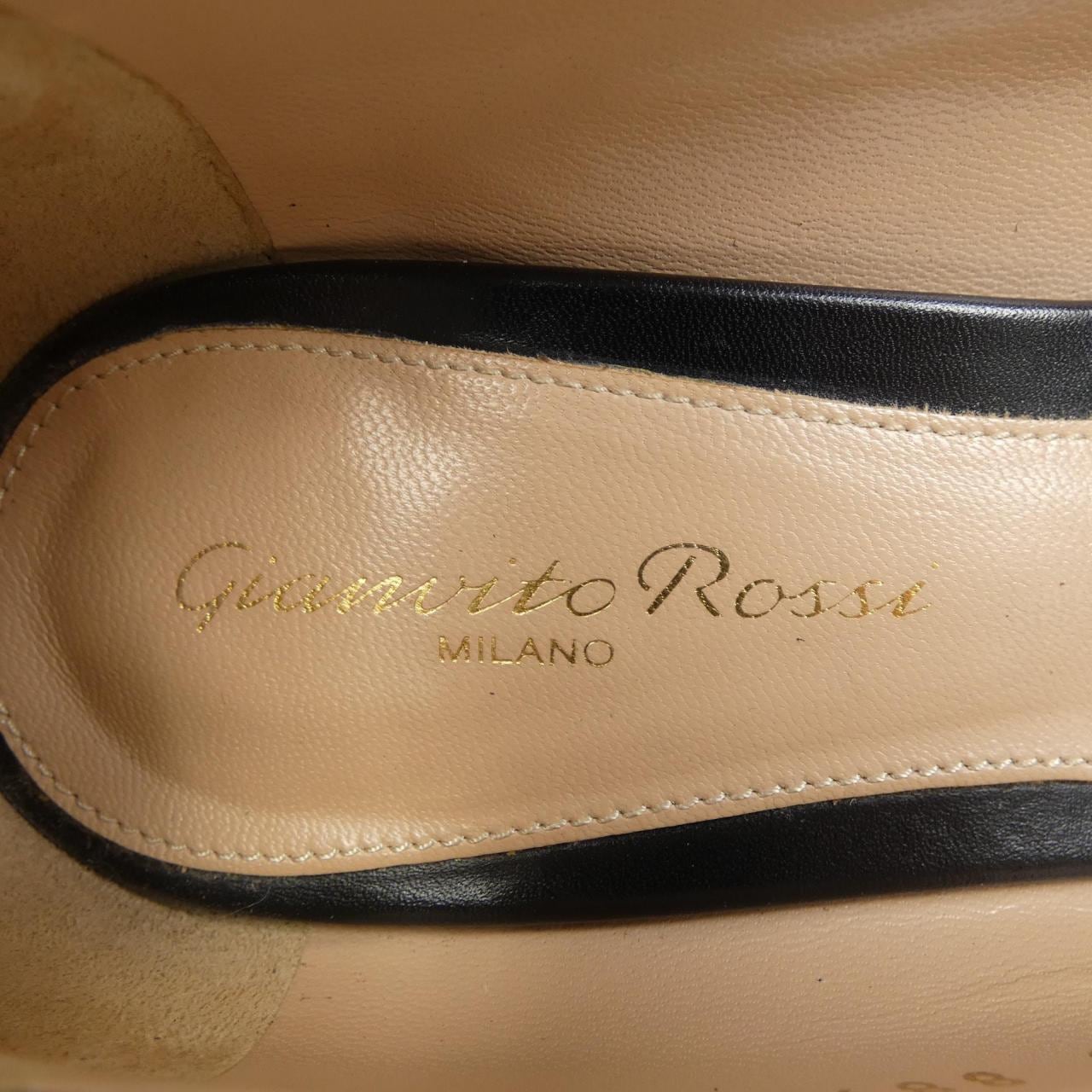 ジャンヴィトロッシ GIANVITO ROSSI パンプス