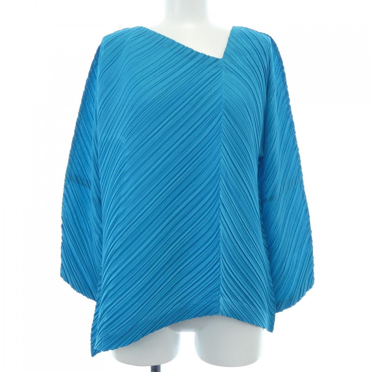 百褶PLEATS PLEASE上衣
