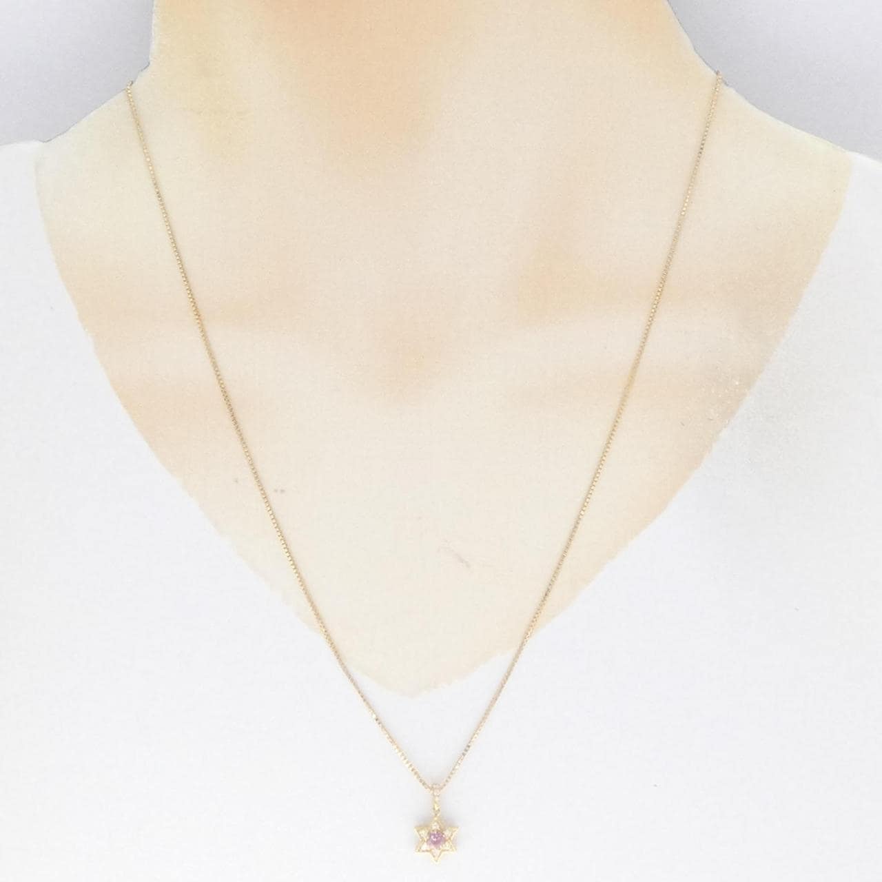 K18YG sapphire necklace 0.19CT