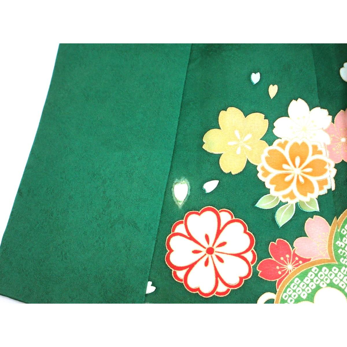 振袖　友禅金彩加工　刺繍入り