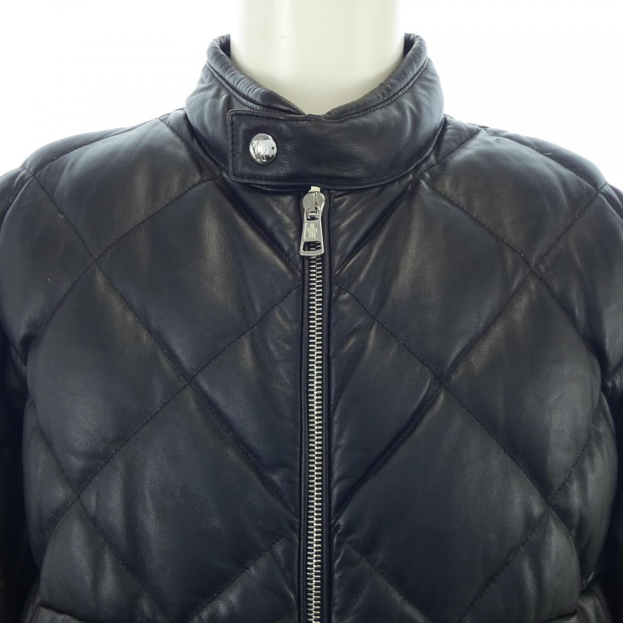モンクレール MONCLER ダウンジャケット