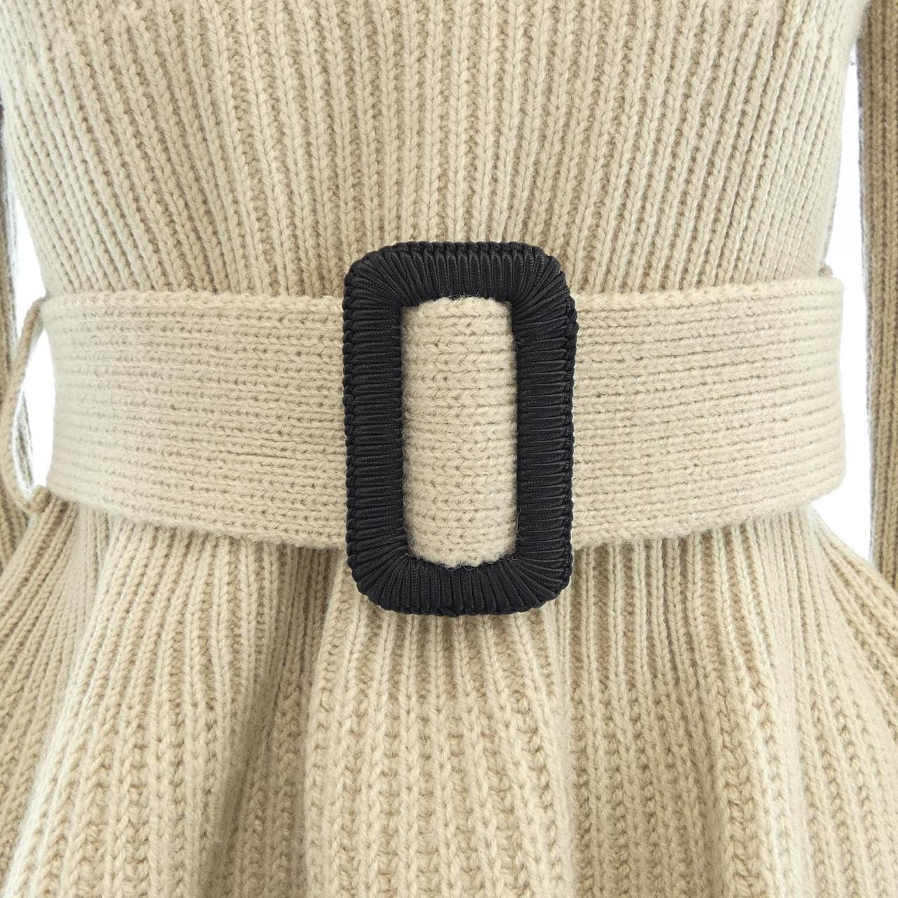 タン TAN ニット