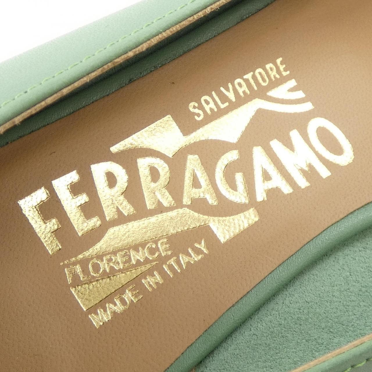 サルヴァトーレフェラガモ SALVATORE FERRAGAMO VARA パンプス