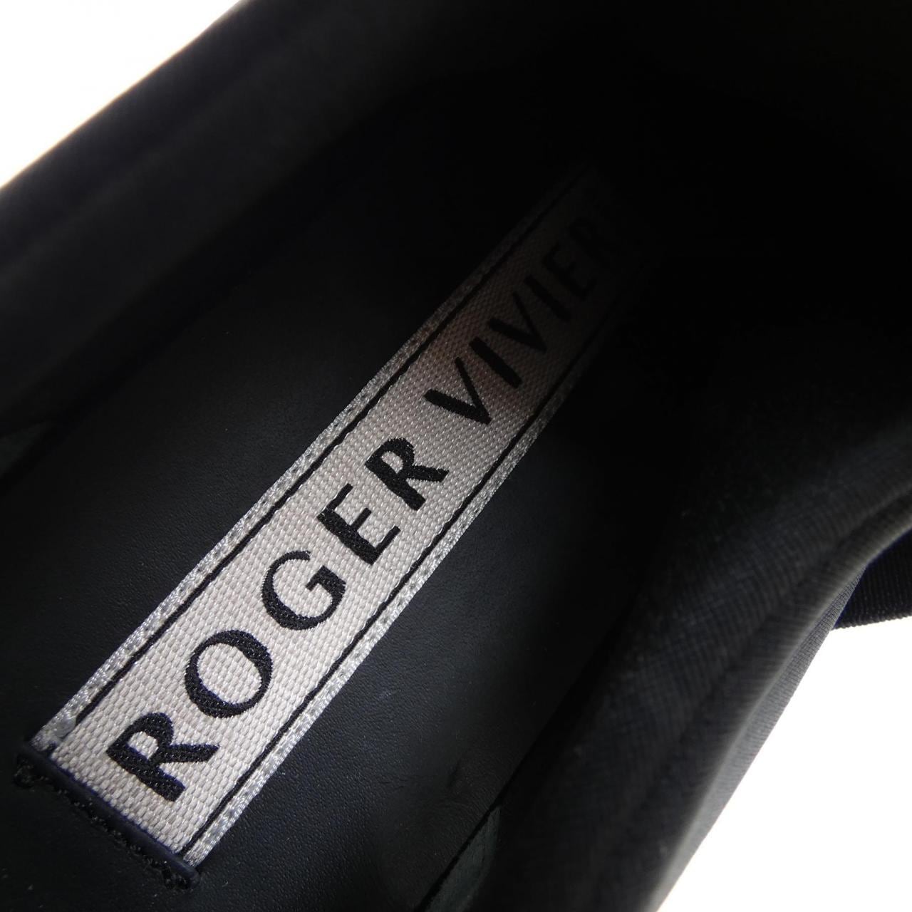 ROGER VIVIER Vivier Sneakers