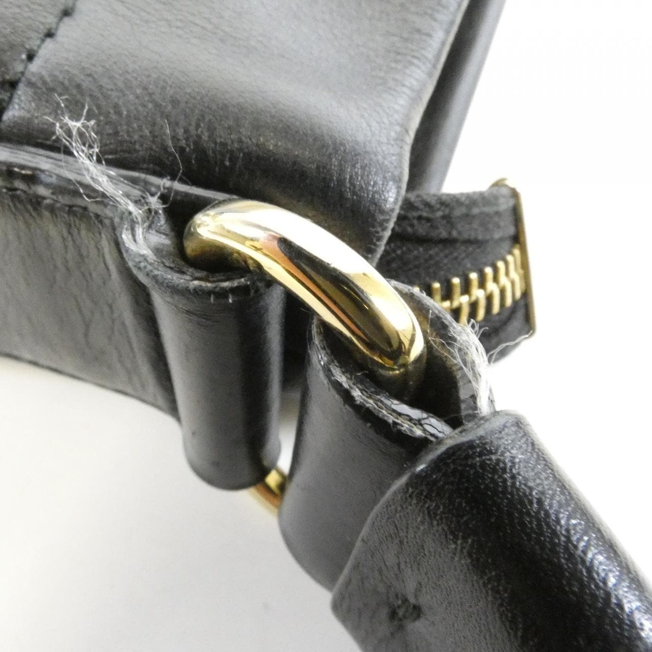 サルヴァトーレフェラガモ 21 D443 ショルダーバッグ