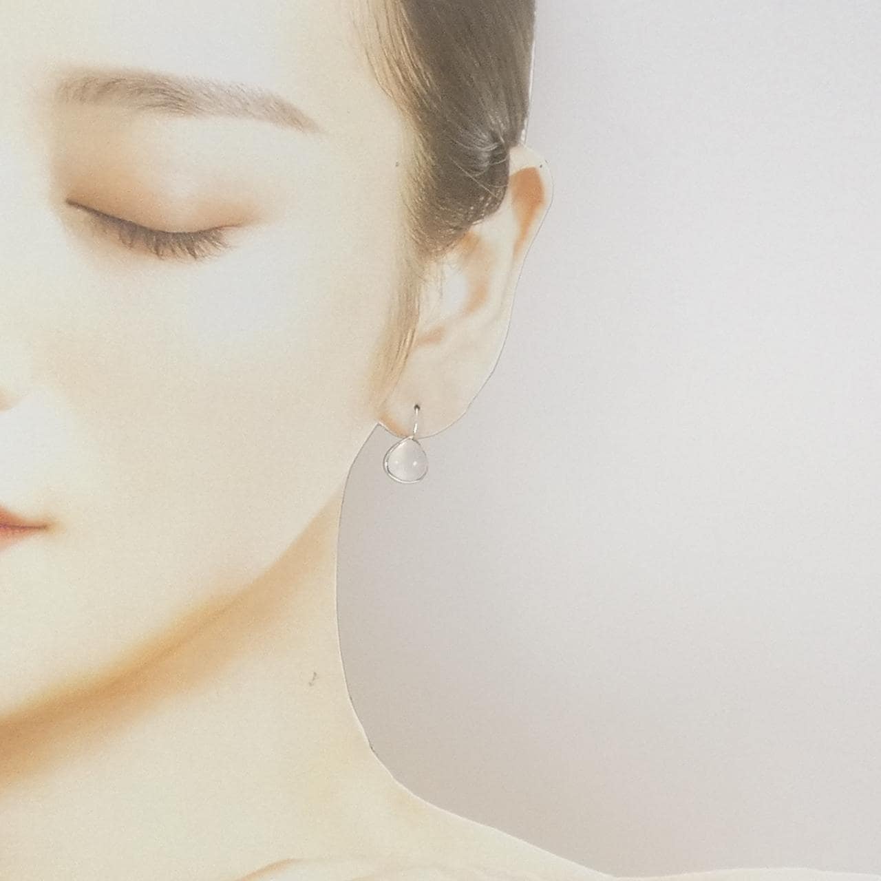 K18WG/K14WG ムーンストーン ピアス