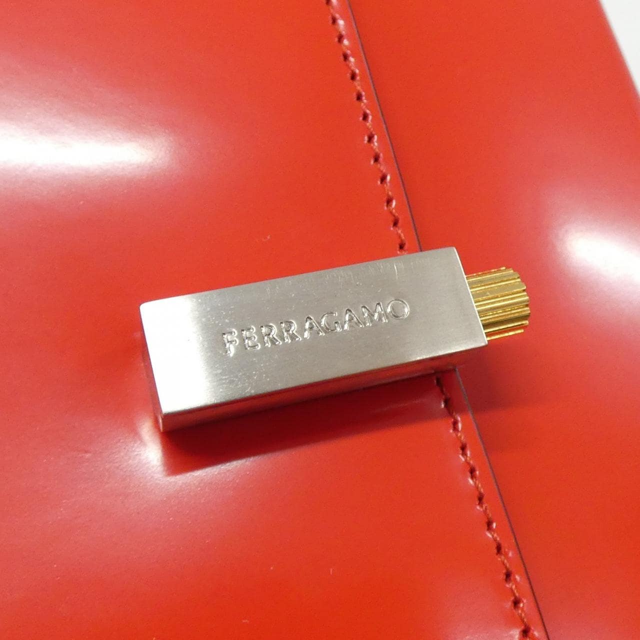 サルヴァトーレフェラガモ PRISMA 21 3451 ショルダーバッグ