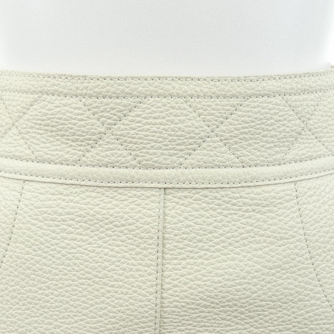 エルメス HERMES クルードセル レザーミニスカート キルティングディティール 4H1300D2 スカート