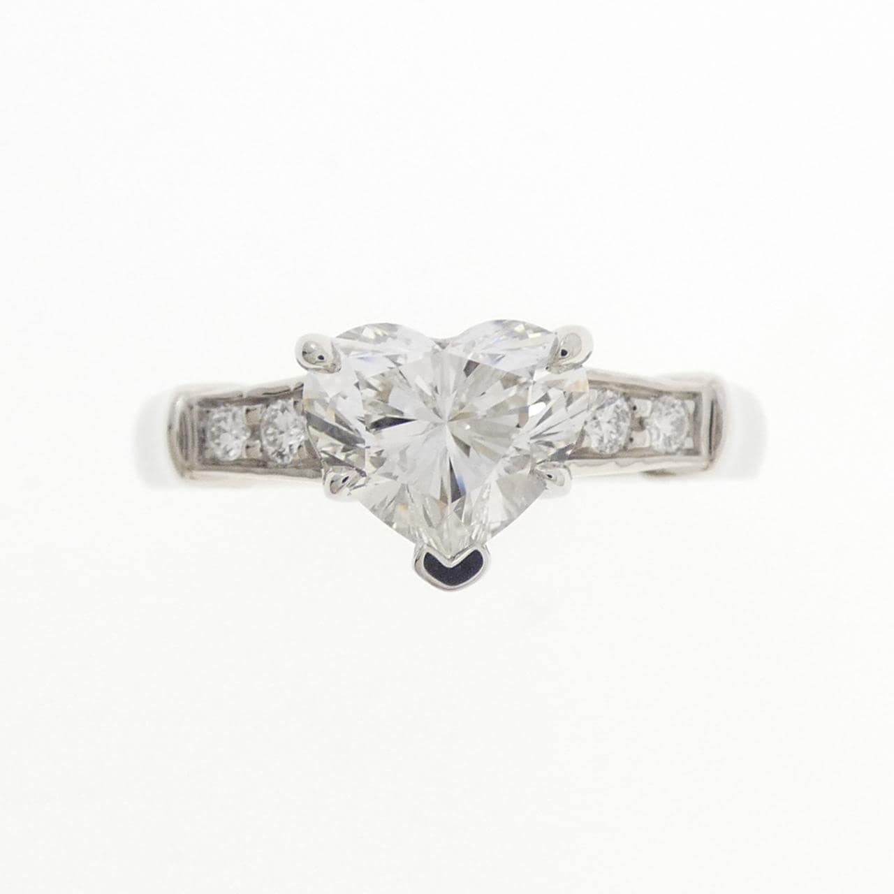 ハリーウィンストン リング 0.90CT F VVS2