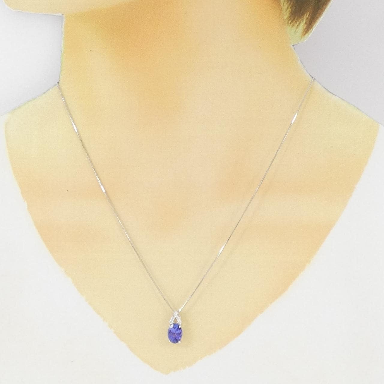 K18WG Tanzanite necklace 1.21CT