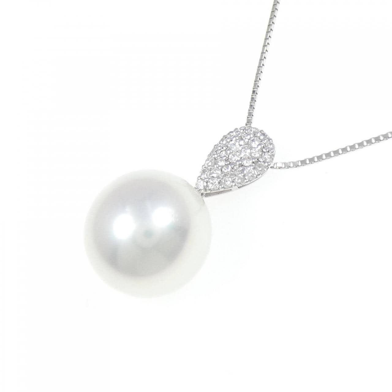 K18WG White Butterfly Pearl Necklace 13.3mm