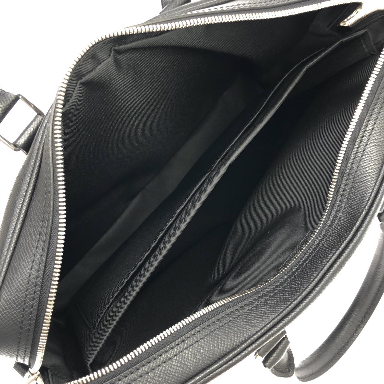 ルイヴィトン タイガ ポルト ドキュマン ヴォワヤージュ M30925 バッグ