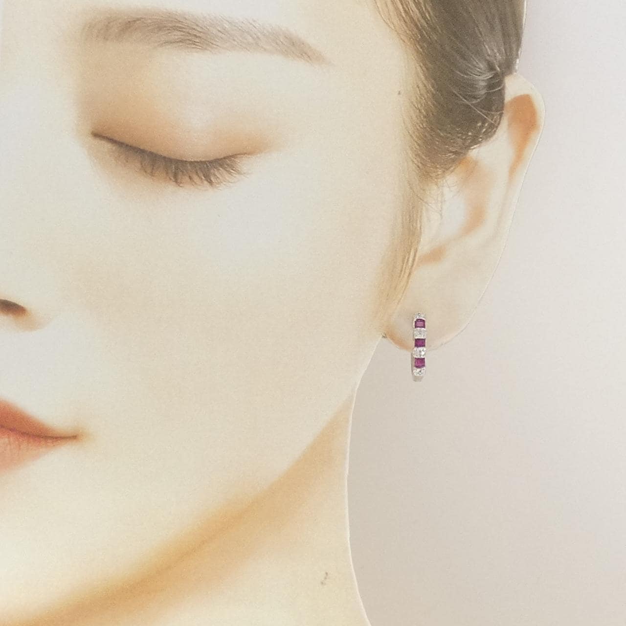 K18WG ルビー フープ ピアス 0.80CT