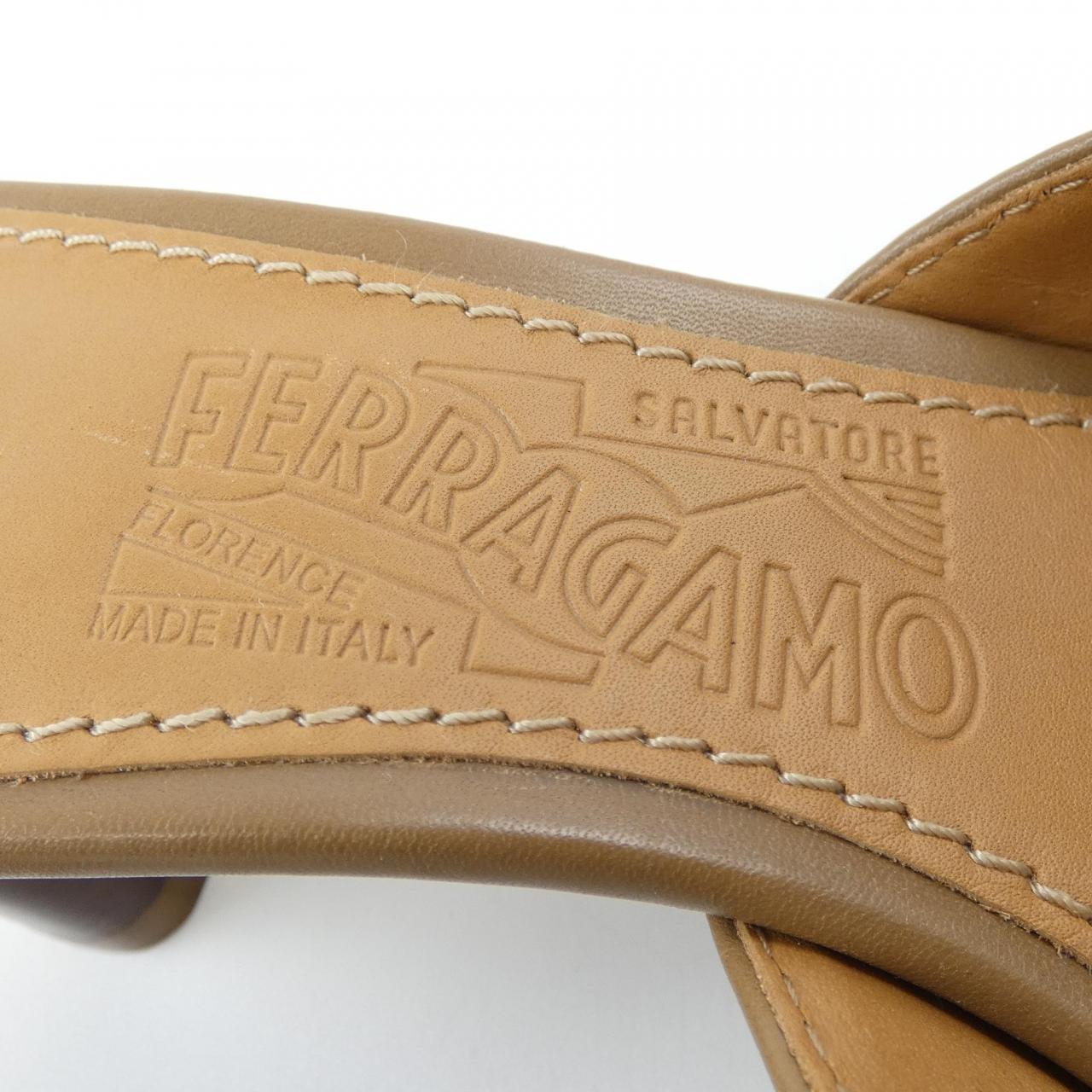 フェラガモ FERRAGAMO PG1965 サンダル
