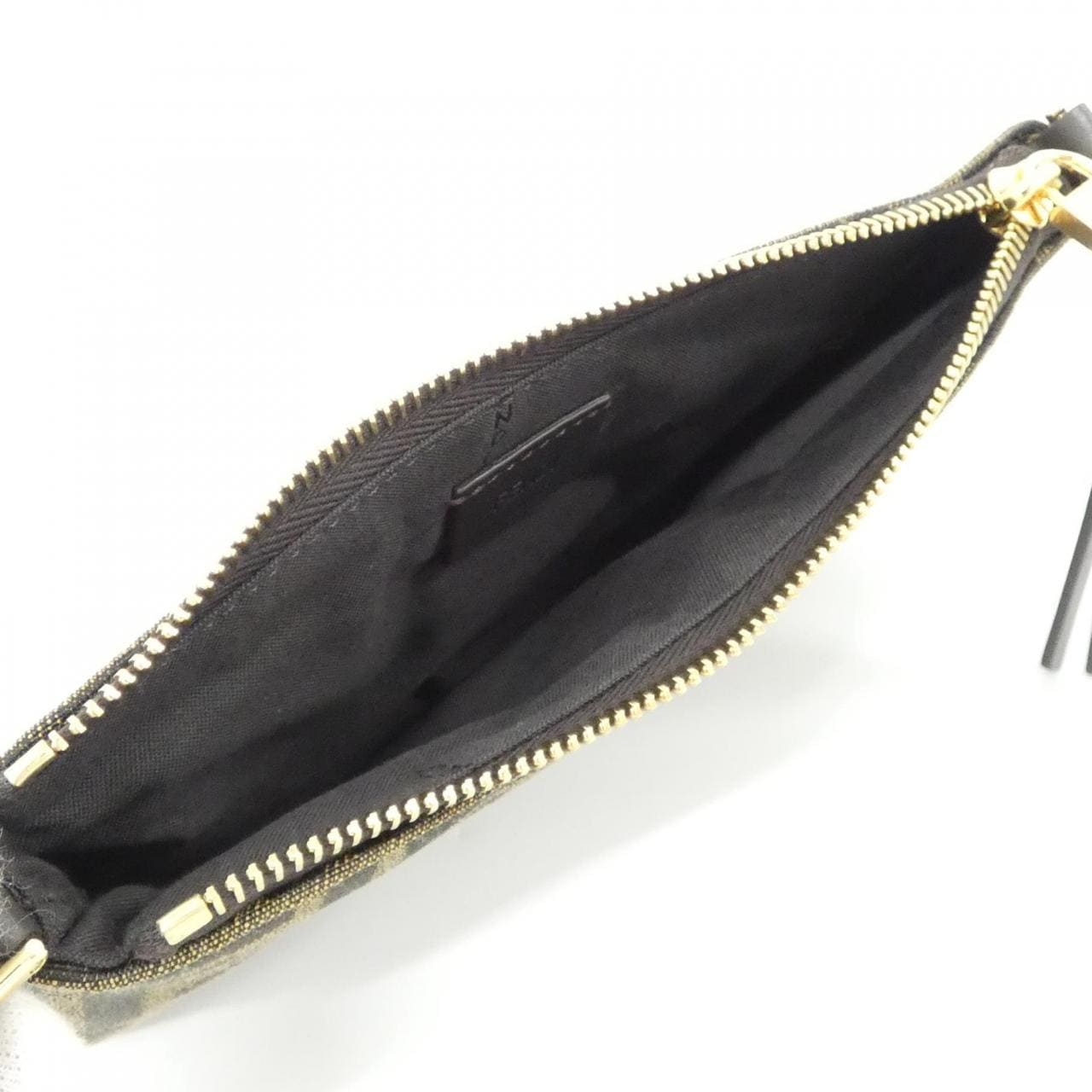 【新品】フェンディ フラット バゲット 8M0536 A98P バッグ