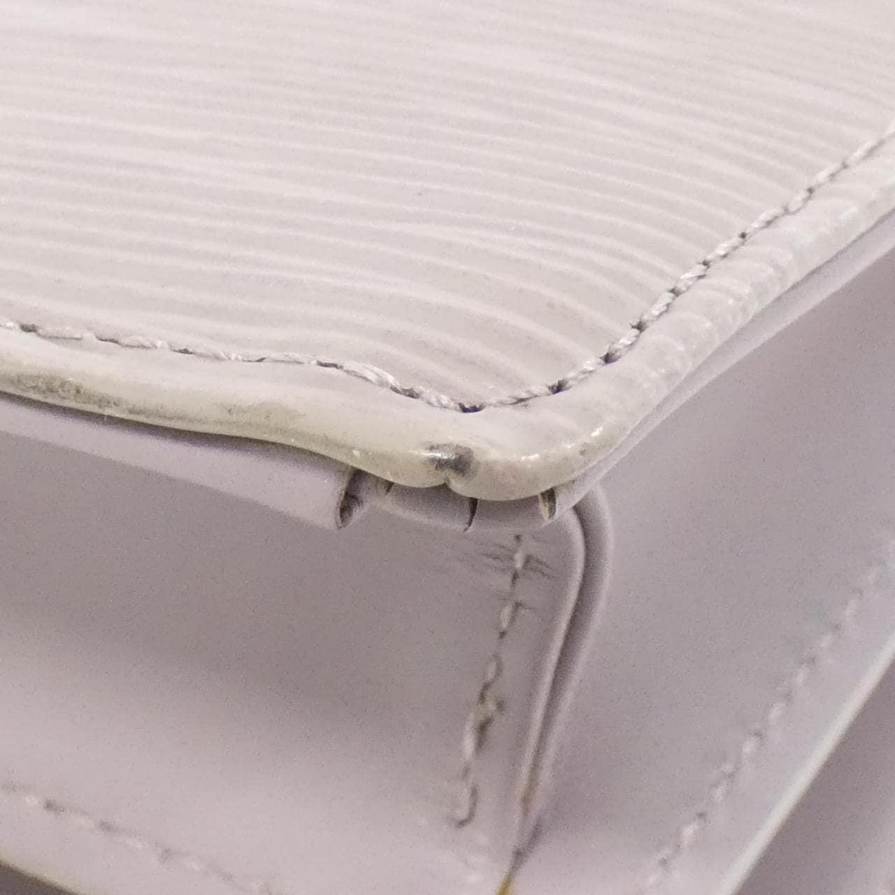 ルイヴィトン エピ ビアリッツ M5293B バッグ