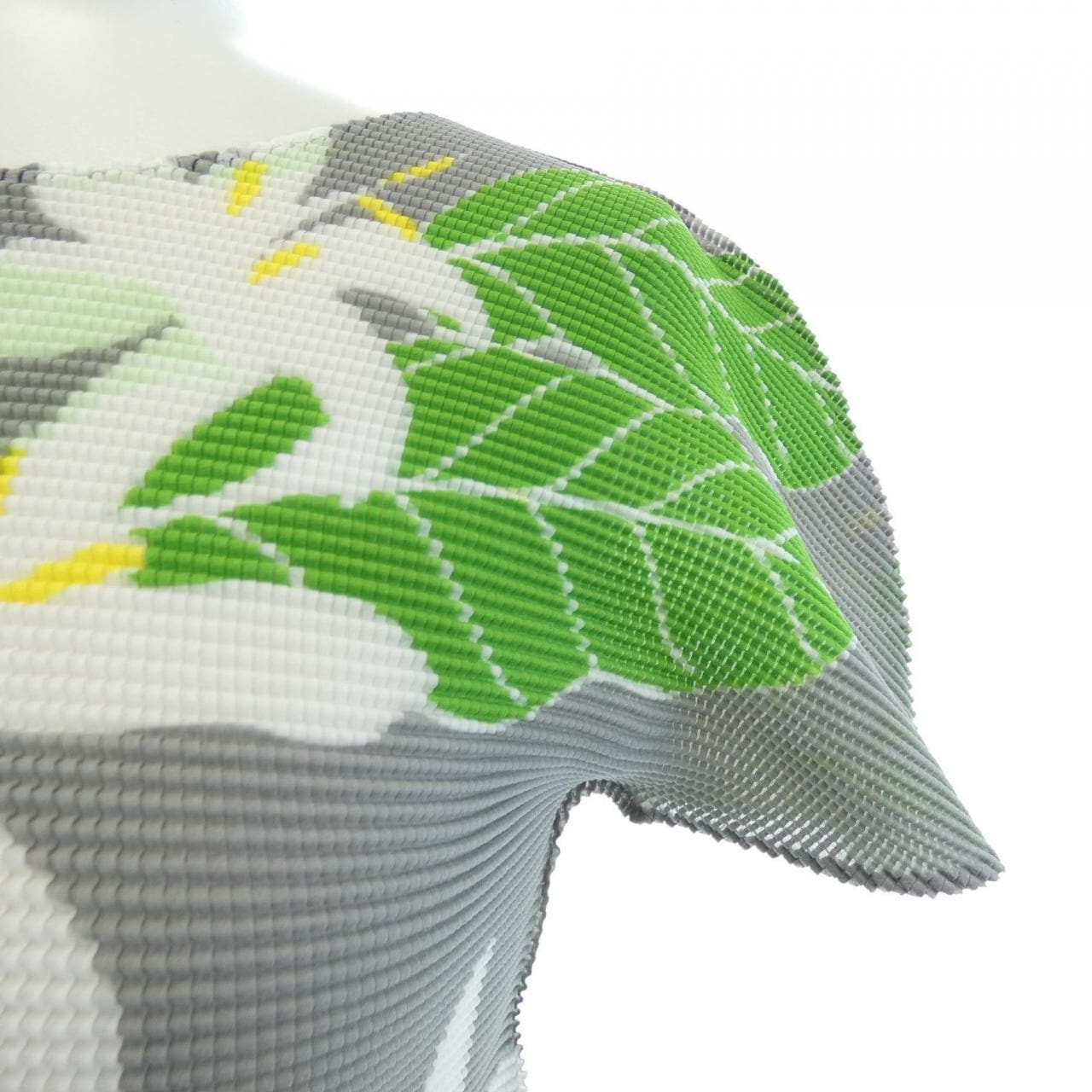 ミーイッセイミヤケ me ISSEY MIYAKE MI53FK136 トップス