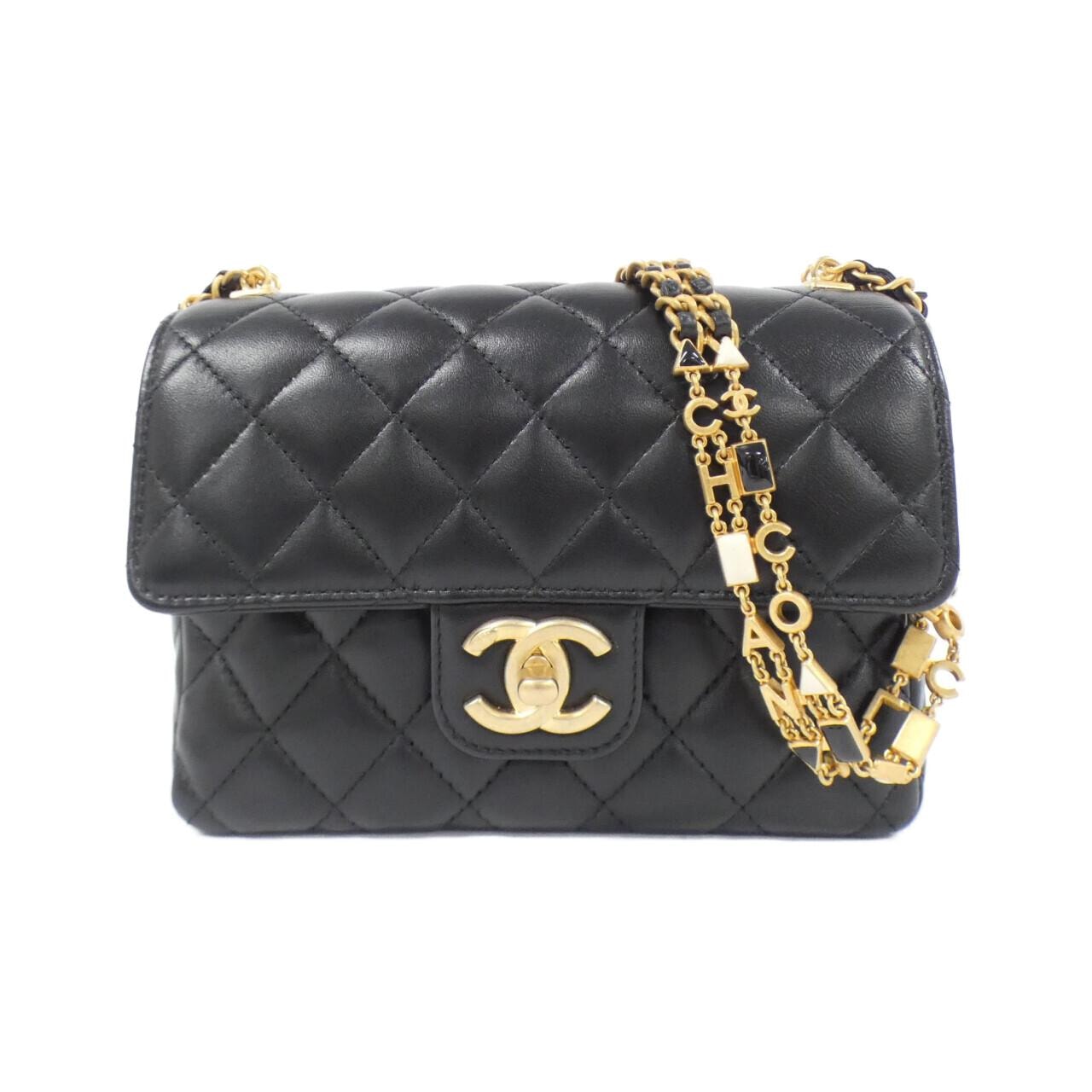 CHANEL shoulder bag