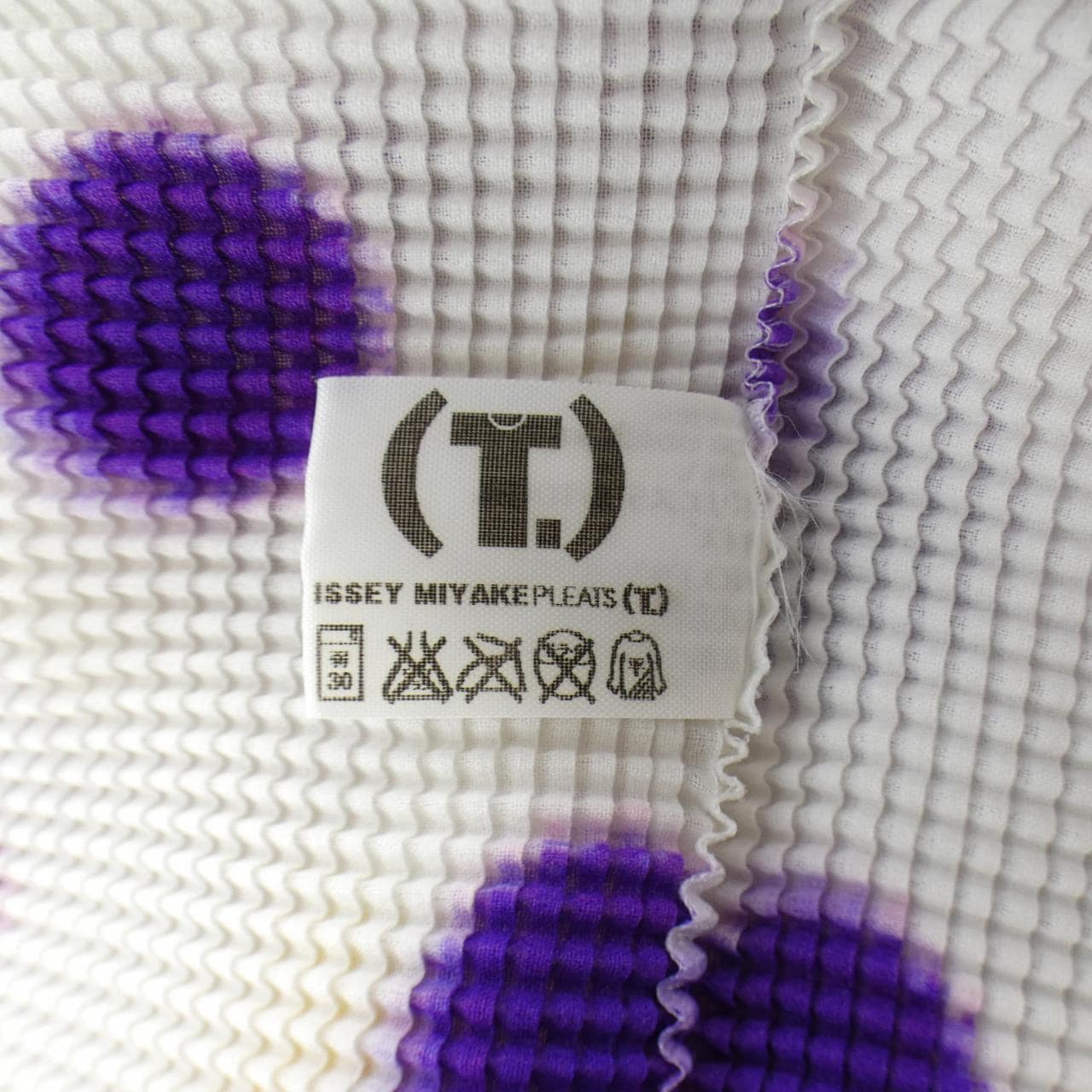 イッセイミヤケ ISSEY MIYAKE トップス