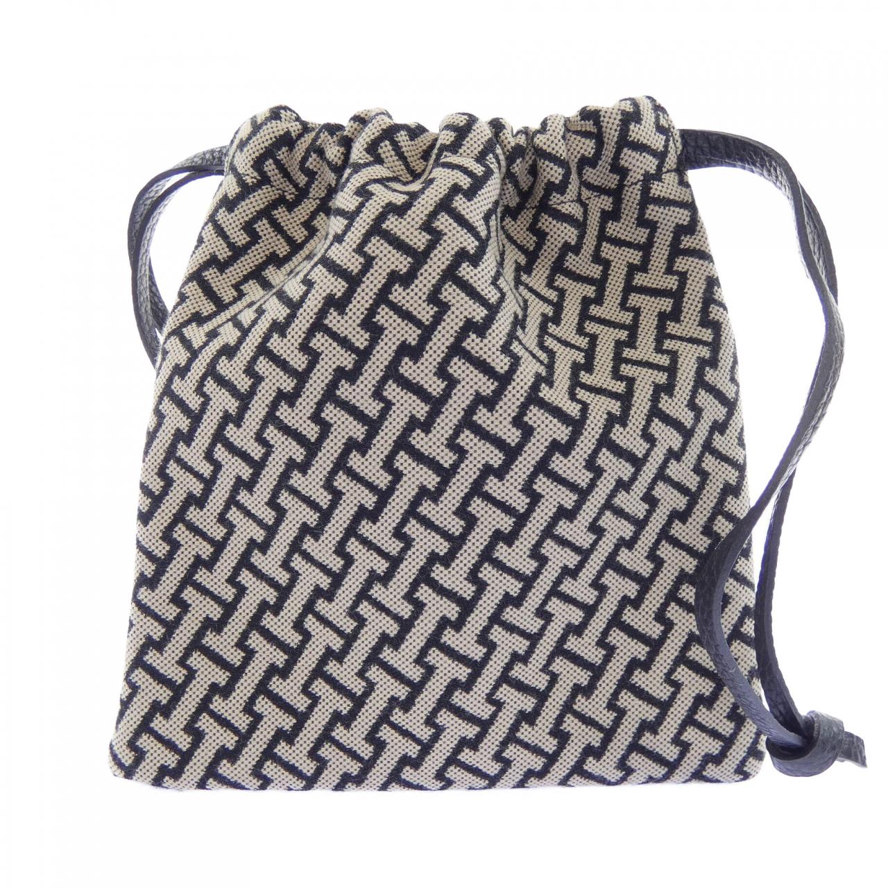 イアクッチ IACUCCI POUCH