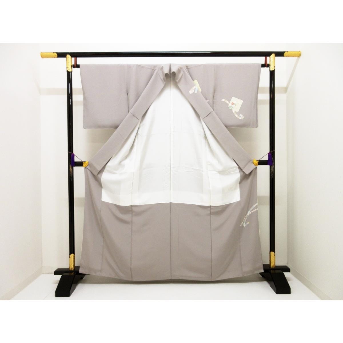 【未使用品】訪問着　友禅加工　刺繍入り