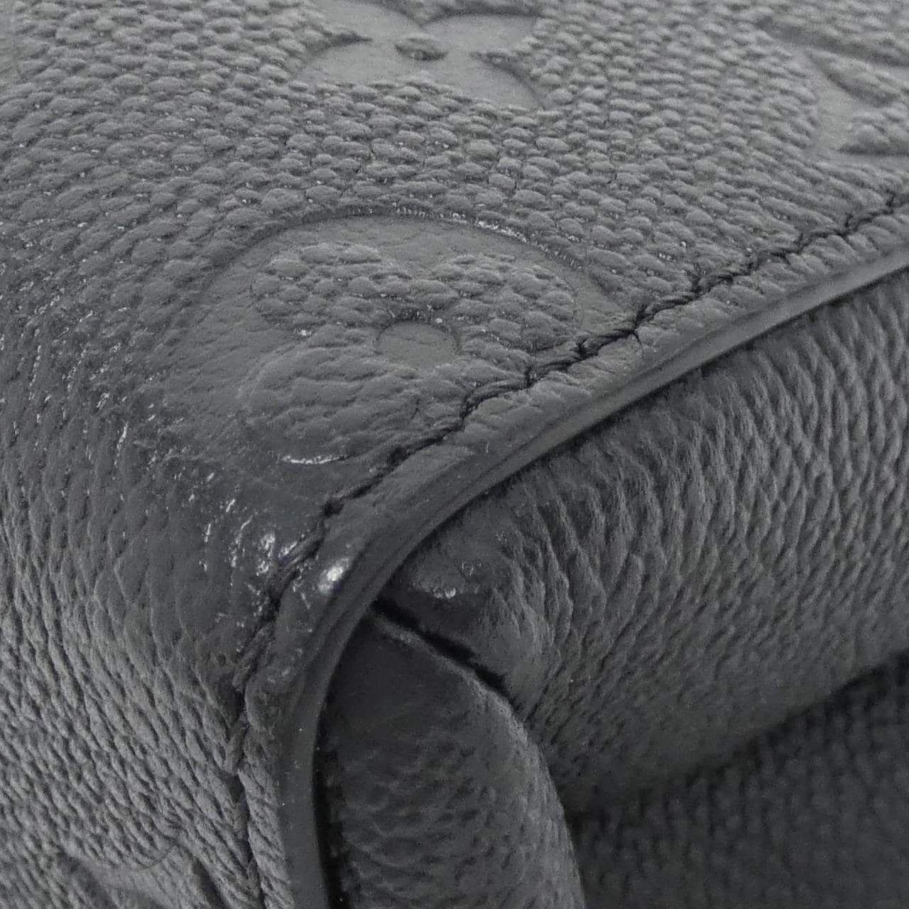 LOUIS VUITTON Monogram Empreinte Vavin PM M44151 单肩包