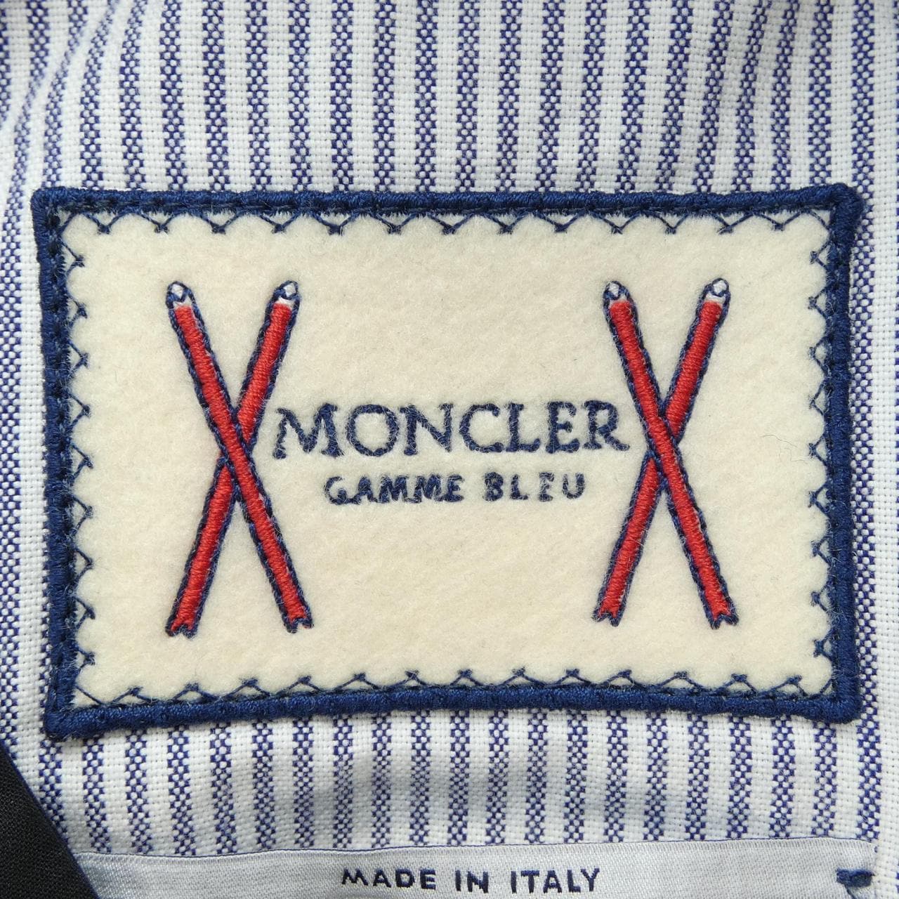 モンクレールガムブルー MONCLER GAMMEBLEU 423914136782 63340 ダウンジャケット