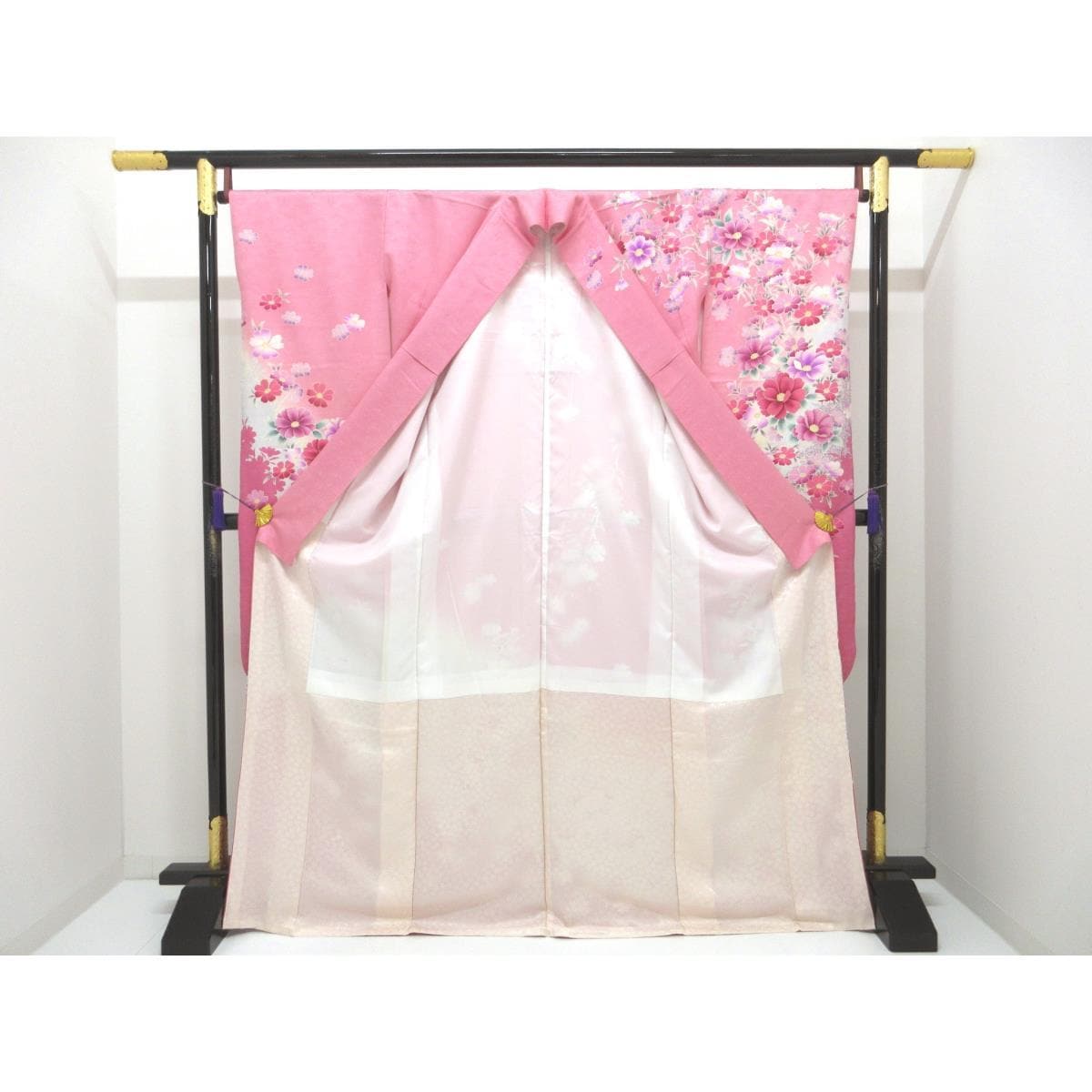 振袖　友禅金彩加工　刺繍入りボカシ染