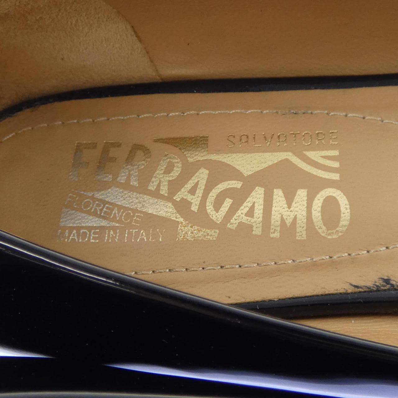 サルヴァトーレフェラガモ SALVATORE FERRAGAMO フラットシューズ