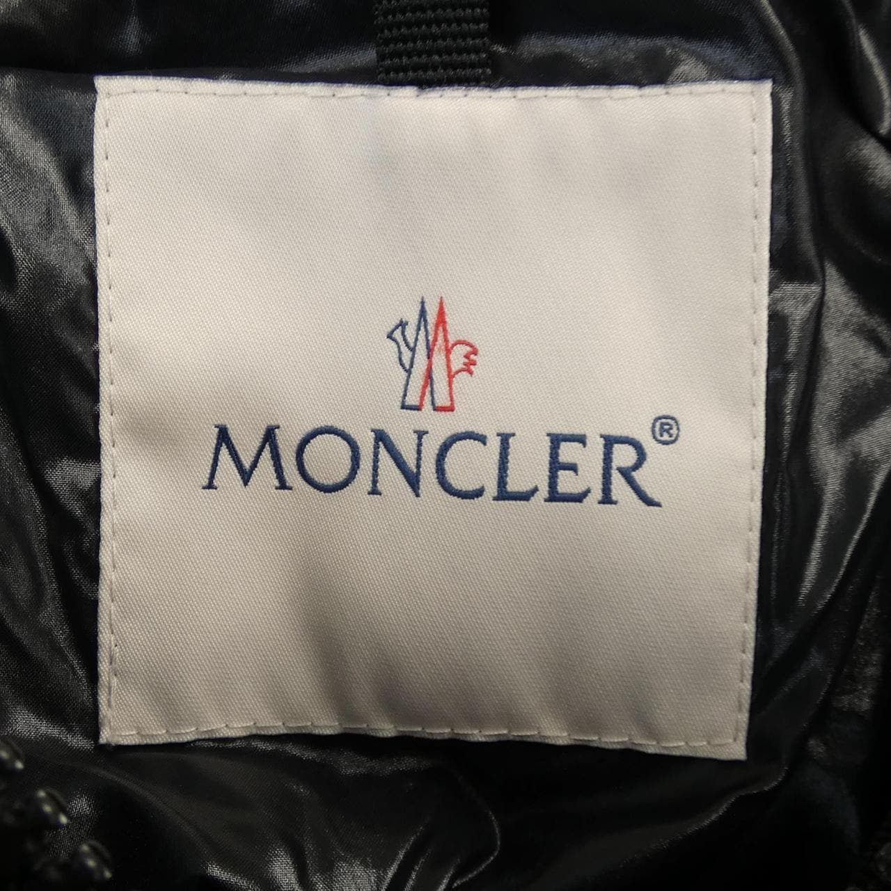 モンクレール MONCLER ダウンジャケット