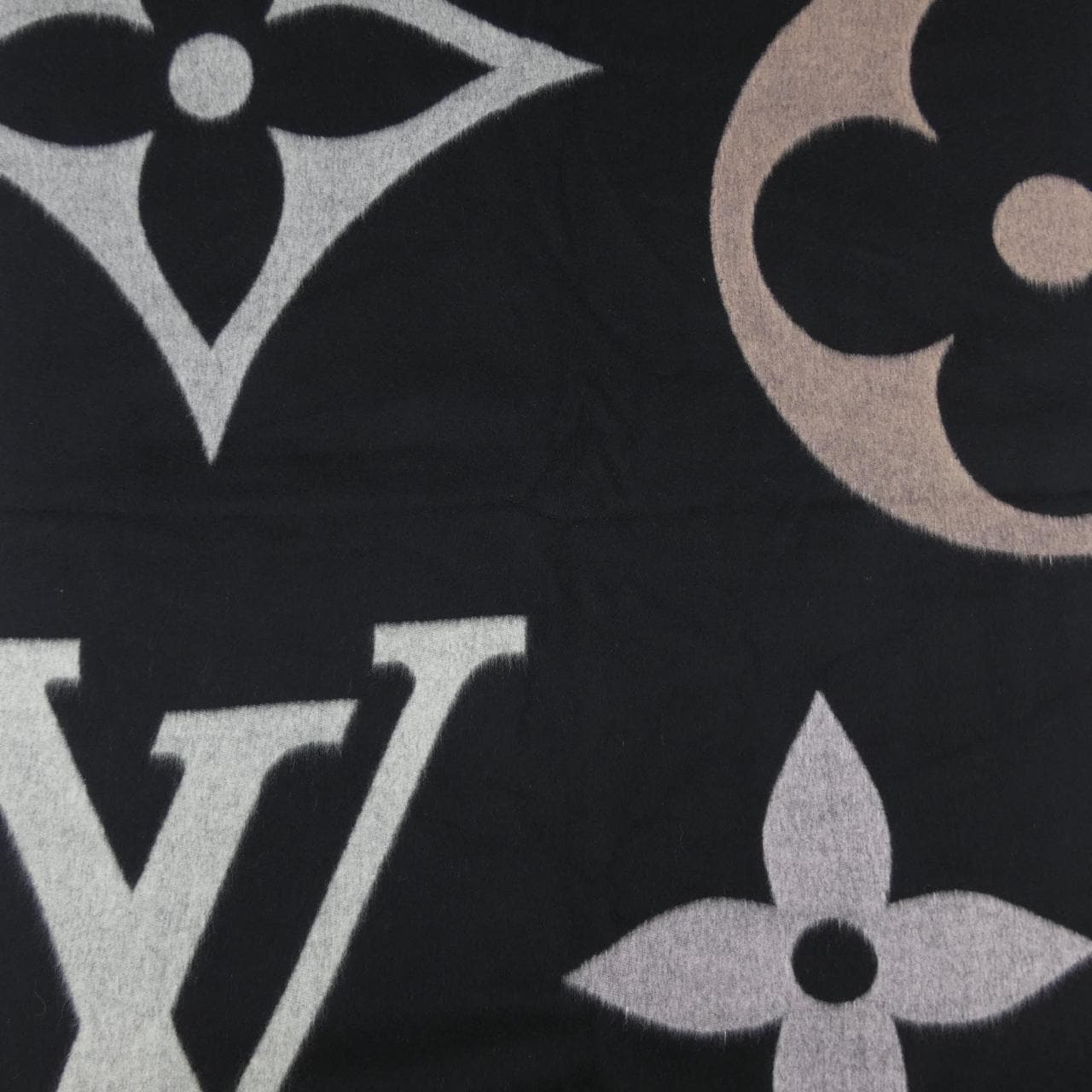 LOUIS VUITTON披肩