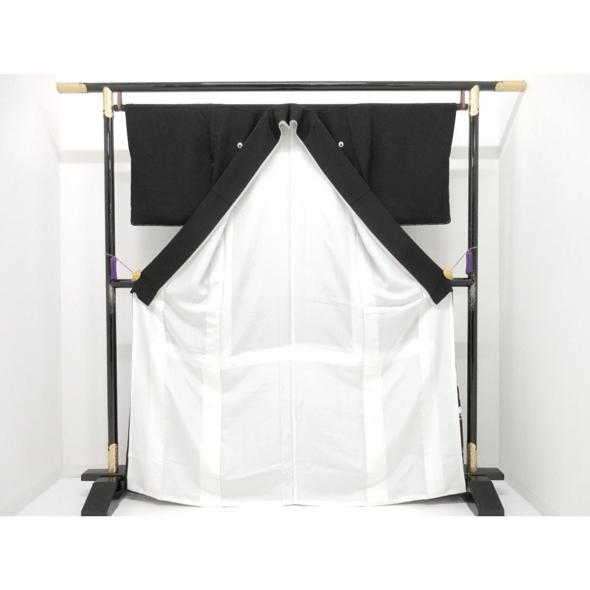 【未使用品】留袖　友禅金彩加工　刺繍入り　下り藤